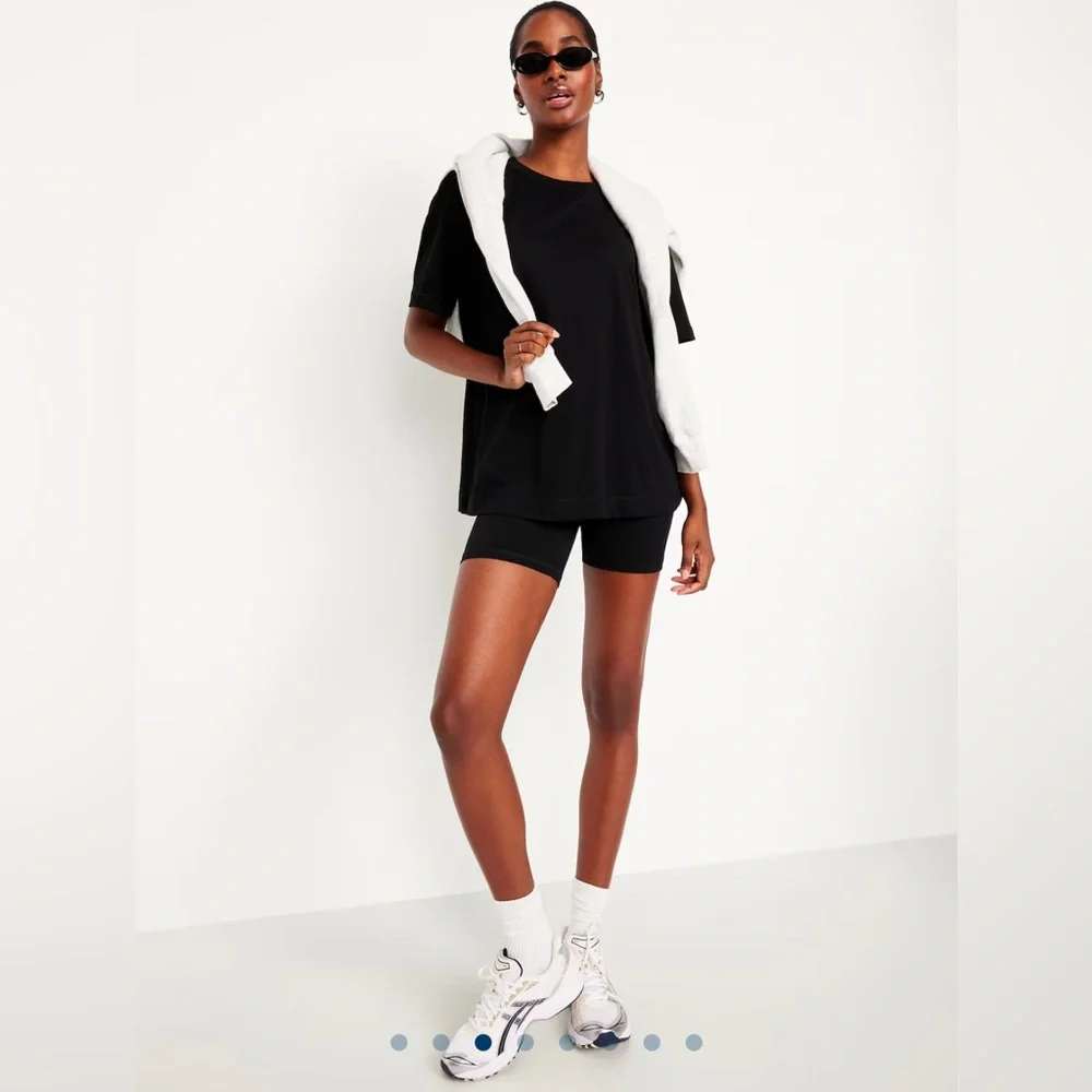 🆕 Old Navy Women's Oversized EveryWear Tunic T-Shirt Short Sleeve Black S 4-6 - Picture 3 of 16